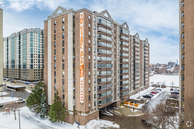 Photo du bâtiment - The Citadel Apartments