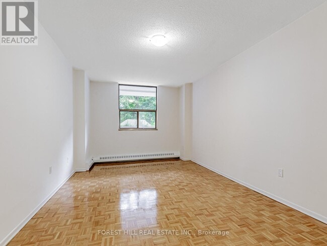 Photo du bâtiment - 4001-4001 Bayview Ave