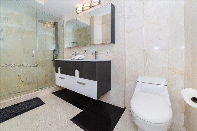 Foto del edificio - 17100 N Bay Rd
