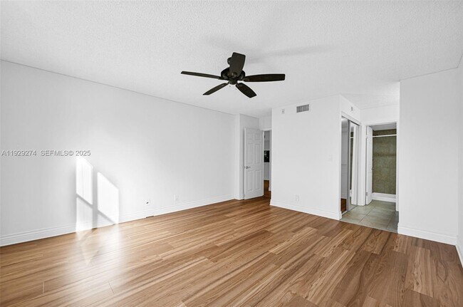 Foto del edificio - 3150 NW 42nd Ave