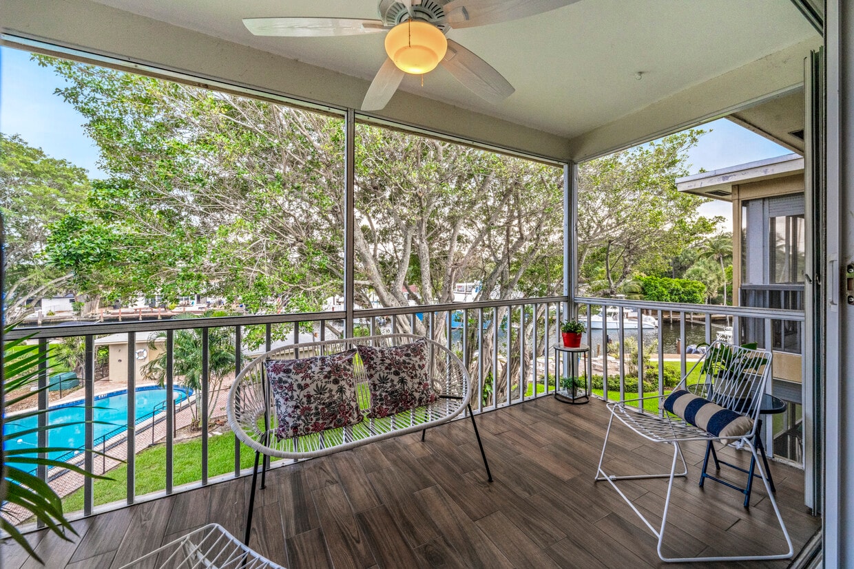 Primary Photo - 1200 SW 12th Ct