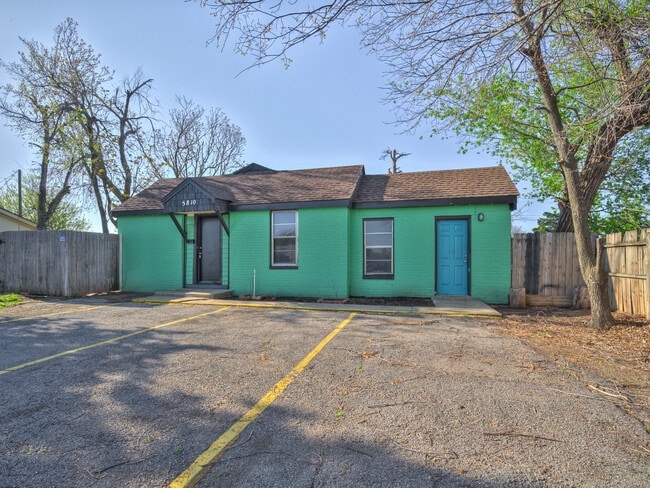 Building Photo - 5810 NW 41st St