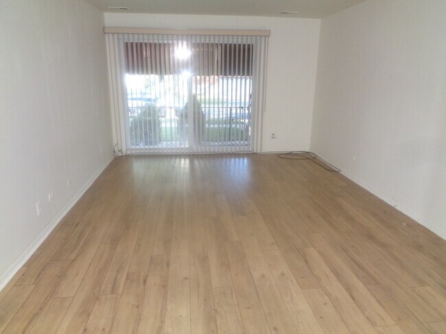 Foto del edificio - 10338 Parkside Ave