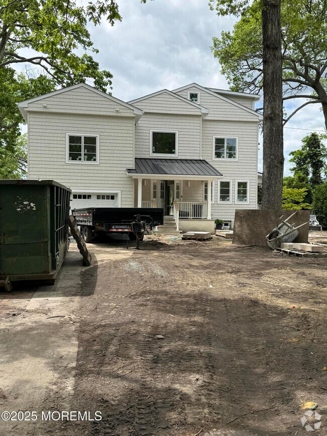 Building Photo - 4 Interlaken Dr