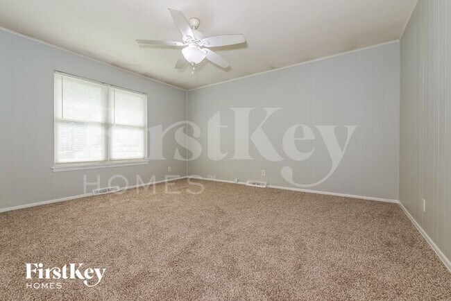Foto del edificio - 5340 N White Ave