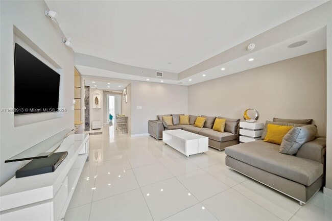 Building Photo - 17875 Collins Ave