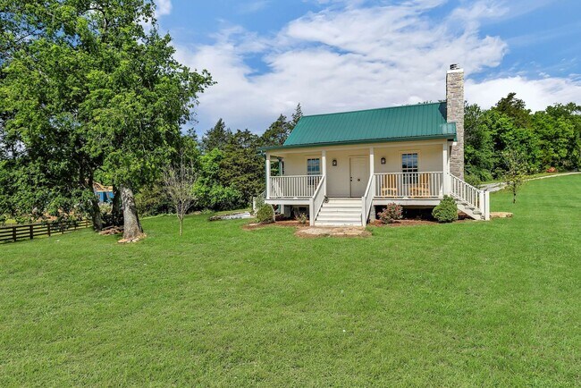 Building Photo - 265+ acre horse farm in Leipers Fork, TN