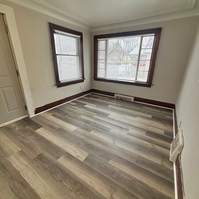 Foto del edificio - 910 Dakin St