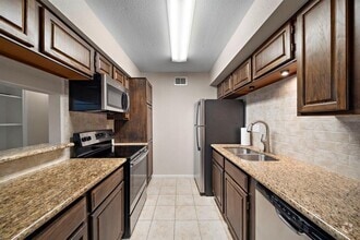 Building Photo - 1860 White Oak Dr