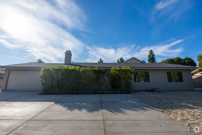 Building Photo - 10419 Amigo Ave