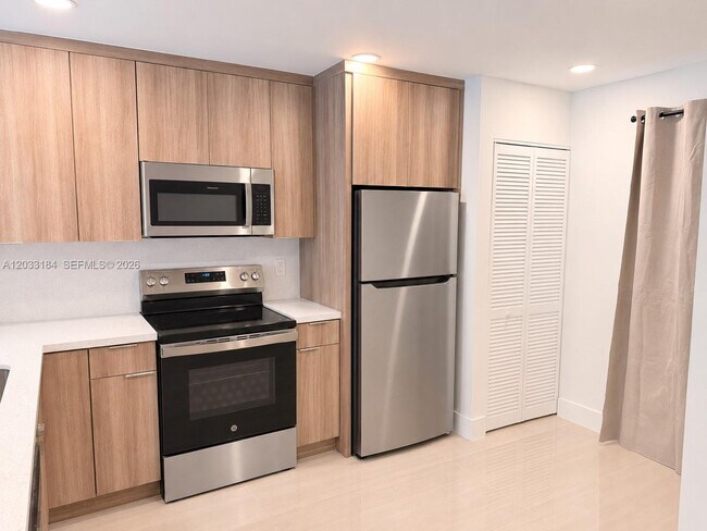 Building Photo - 2878 Coral Springs Dr