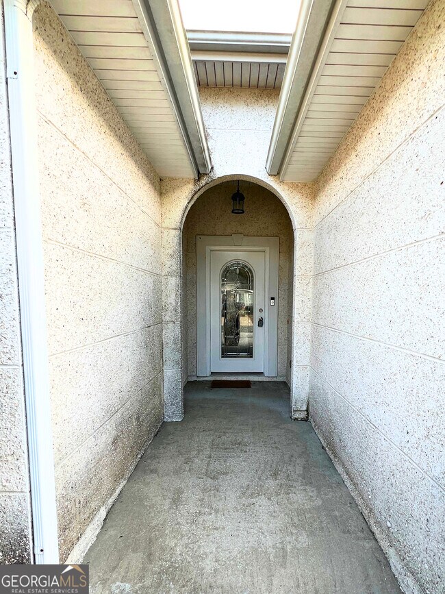 Building Photo - 582 Eagle Blvd