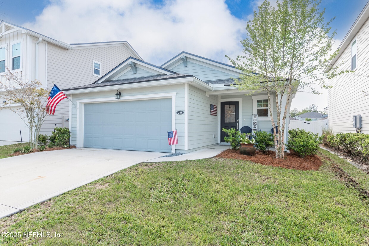 Foto principal - 243 Dahlia Falls Dr