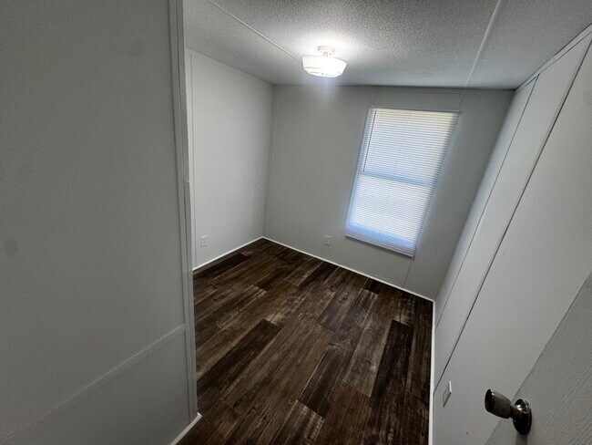 Foto del edificio - 2214 Cattail Cir
