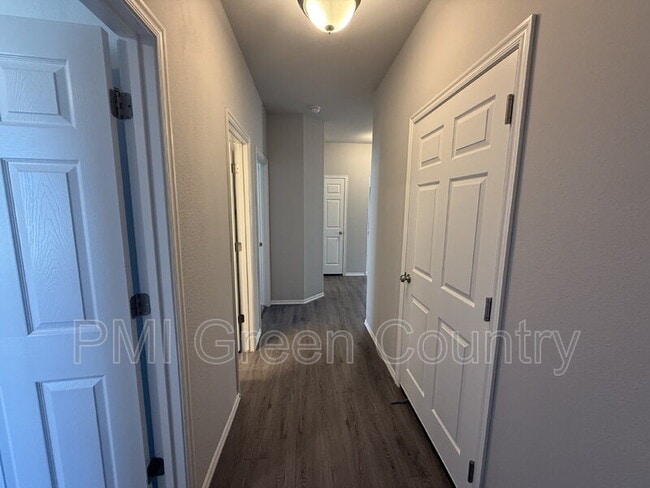 Foto del edificio - 7427 S Walnut Ave