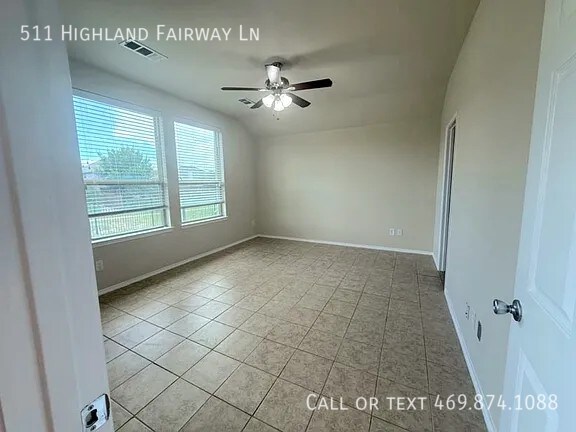 Building Photo - 511 Highland Fairway Ln