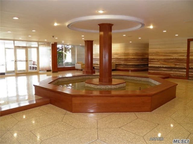 Foto del edificio - 522 Shore Rd