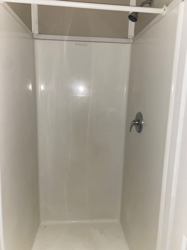 Foto del edificio - 8018 Grady Dr