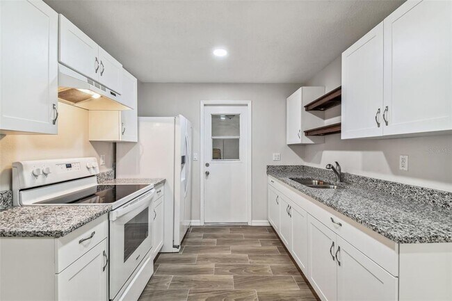 Building Photo - 7708 Antioch Dr
