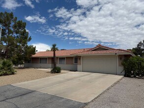 Building Photo - 1560 Albino Dr