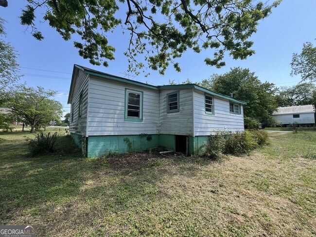 Building Photo - 155 Melton St