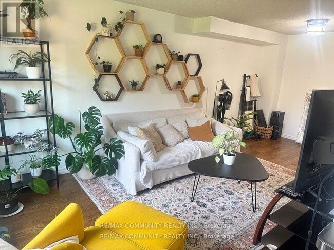 Building Photo - 14 Blacksmith Ln