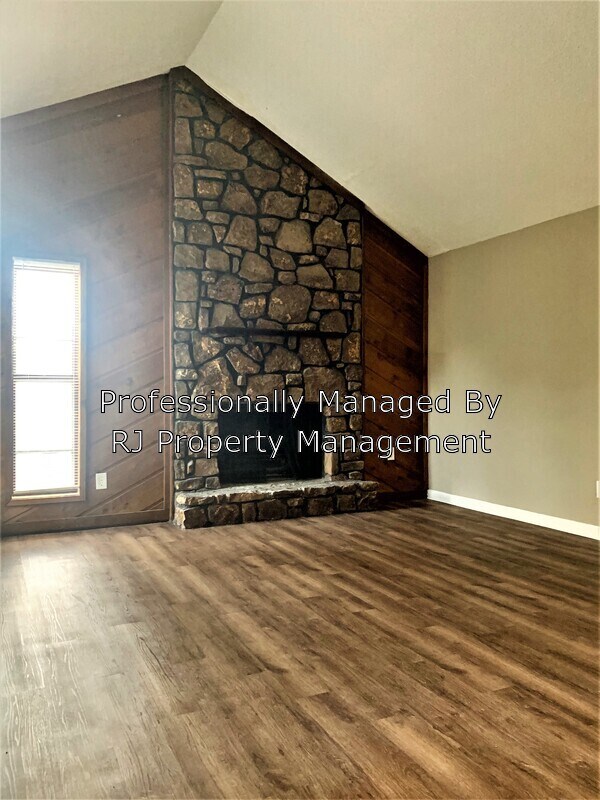 Building Photo - 3849 Lawrenceton Cove