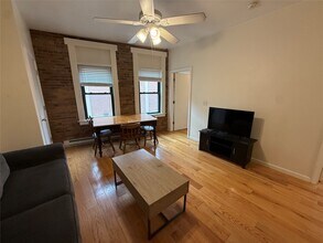 Building Photo - 25 Court St