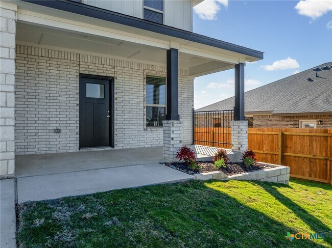 Building Photo - 106 Logan Ct