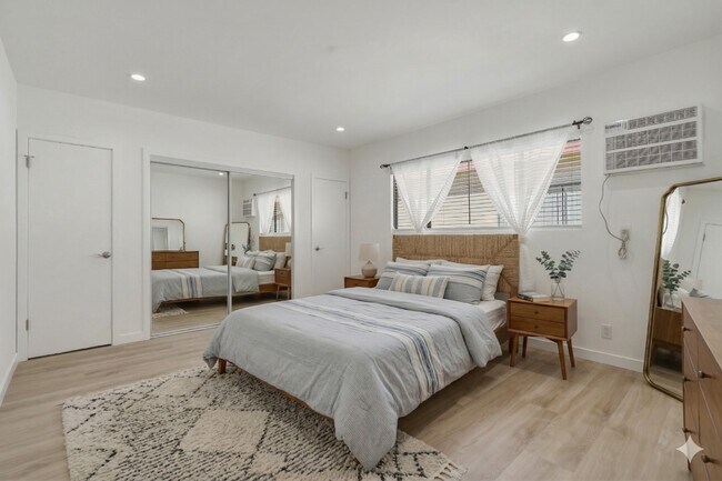 Foto del edificio - 1827 N Van Ness Ave