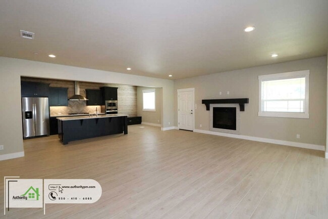 Building Photo - 6677 Bandito Dr