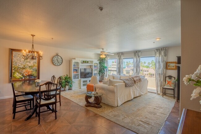 Foto del edificio - 10080 E Mountainview Lake Dr