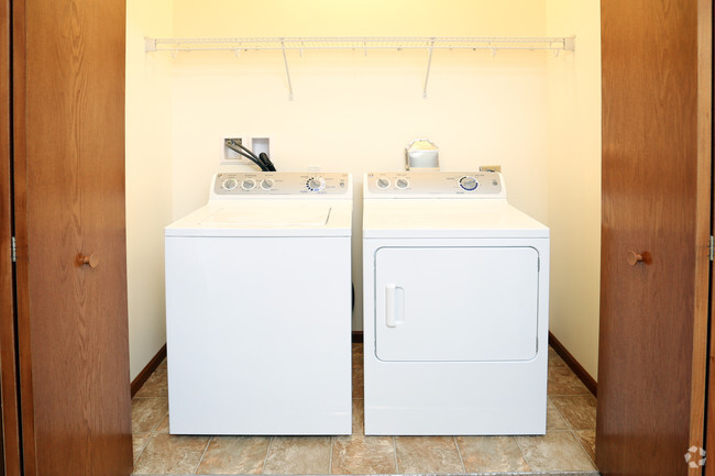 Washer and Dryer - Greenhill Fountains