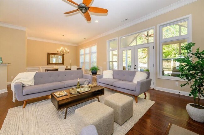 Foto del edificio - 4406 Carrington Dr