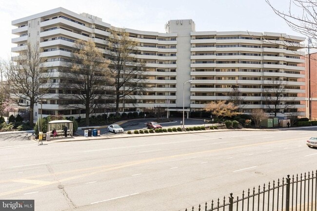 Condo Front - 5300 Columbia Pike