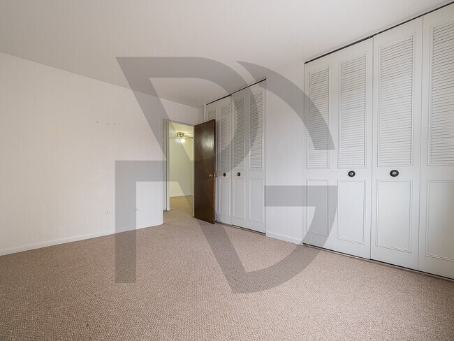 Foto del edificio - 445 W Barry Ave