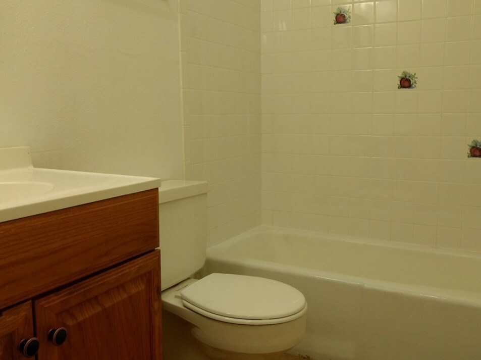 Foto principal - 419 Monroe St NE