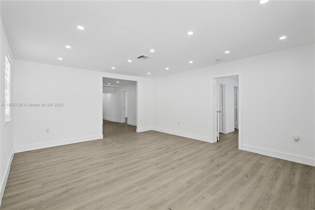 Building Photo - 3427 NW 9th Ave