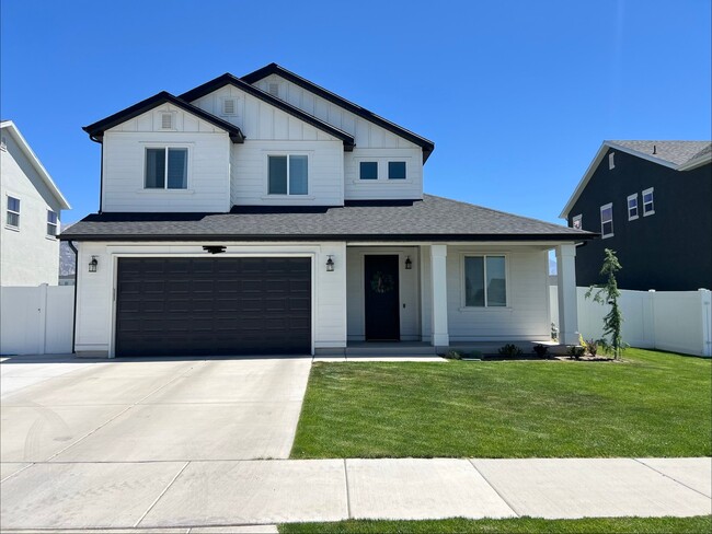 Building Photo - 887 S 370 W
