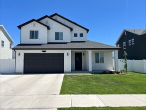 Building Photo - 887 S 370 W