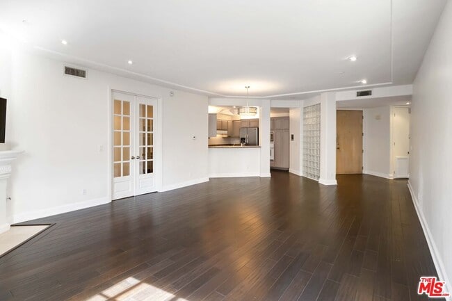 Building Photo - 1875 S Beverly Glen Blvd