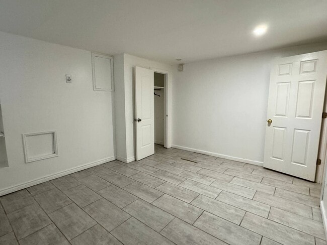 Building Photo - 4159 Laconia Ave