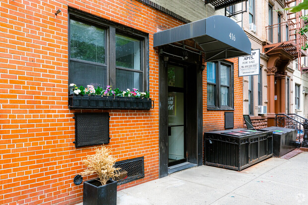 Entrance - 416 E 83rd St