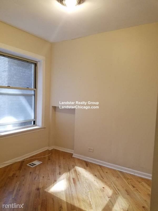 Building Photo - 7509 N Greenview Ave