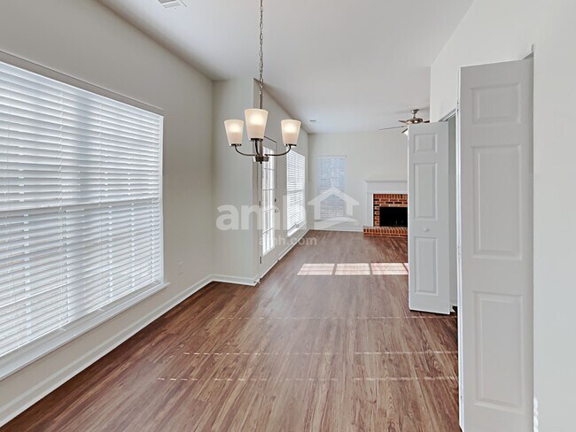 Foto del edificio - 2026 Oakbluff Way SW