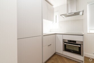 Building Photo - 54 Maitland St