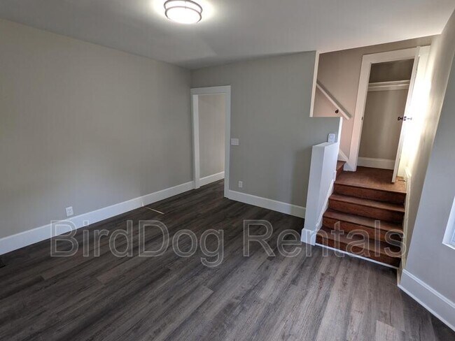 Foto del edificio - 2735 Sutton Ave