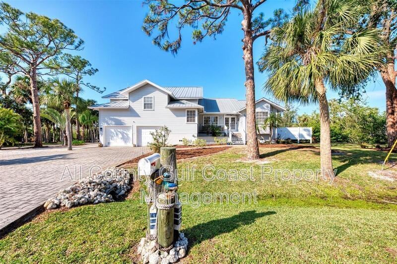 Primary Photo - 668 Alligator Dr