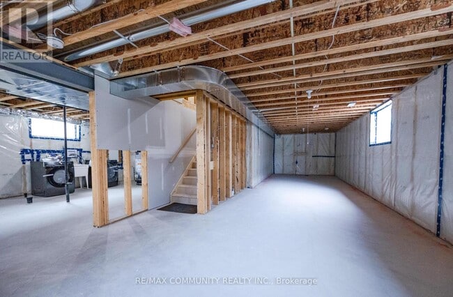 Building Photo - 6 Bradley Ln