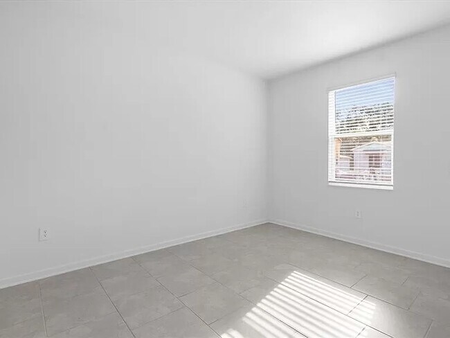 Building Photo - 2030 Shaggy Fisher Dr